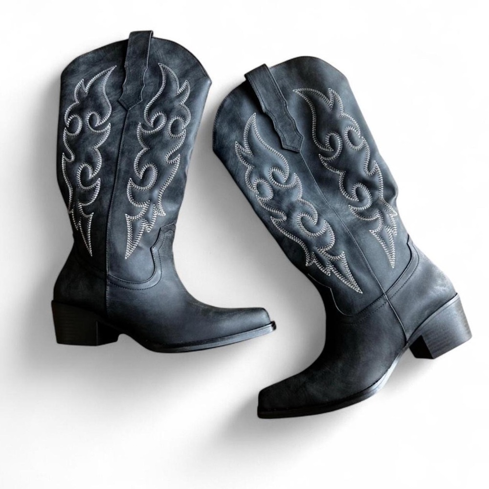 BNNU Black Western Cowboy Boots with Embroidered Design